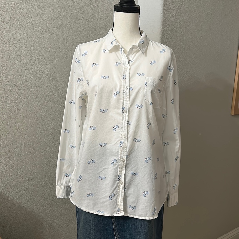 Old Navy-Classic Button Down Shirt EUC